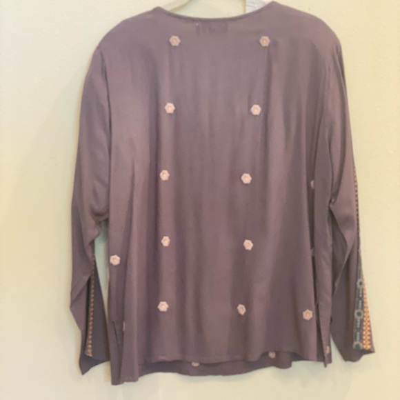 EUC Embroidered Tunic L - Picture 2 of 9